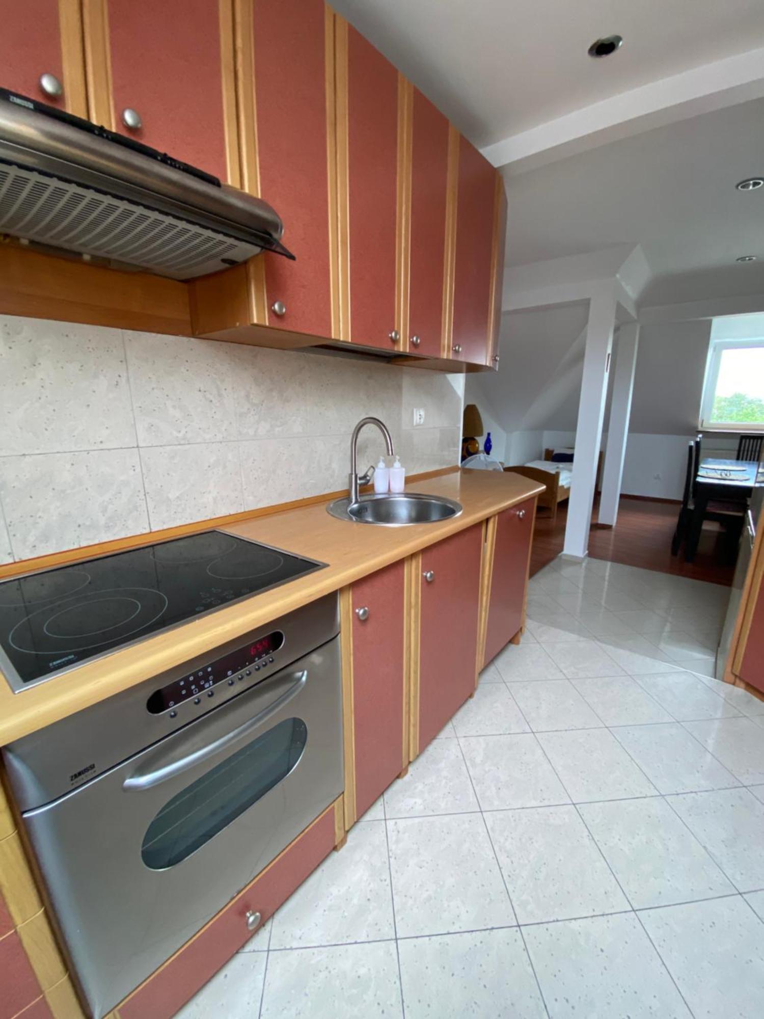 Apartament Plac Moniuszki 11 เคียลเซ ภายนอก รูปภาพ